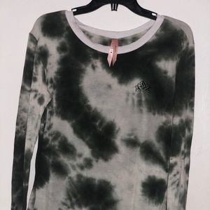 tie dye long sleeve very loose